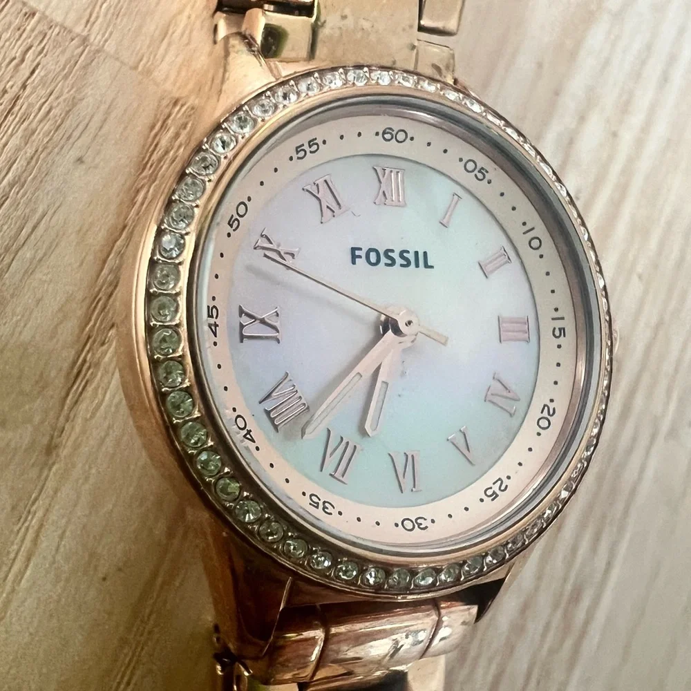 Fossil ladies rose gold tone dress watch NEW BATTERY